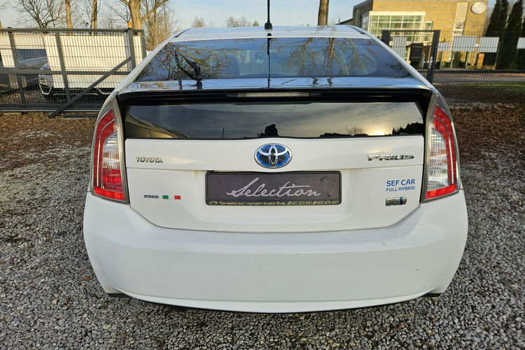 Toyota Prius 1.8 HSD 136KM Lift Kamera Hand free Bezwypadkowy Ładny Stan zdjęcie 5