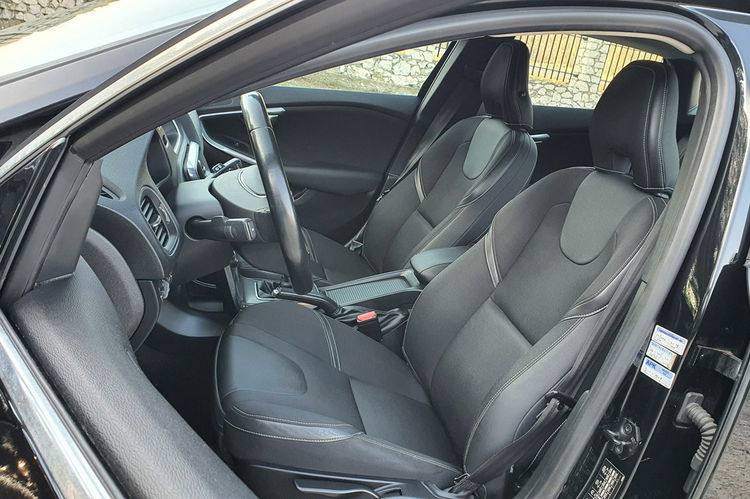 Volvo V40 1.6 D2 115KM # Momentum # Navi # Pół Skóra # Parktronic # Kamera zdjęcie 6