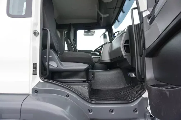 MAN / TGS / 26.400 / 6 X 2 / SKRZYNIOWY + HDS / FASSI F 175 / OŚ SKRĘTNA zdjęcie 29