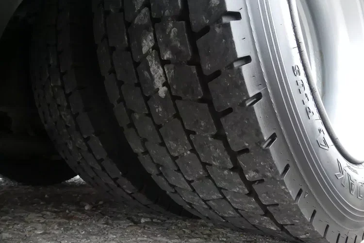 MAN TGX 18.480 + SCHMITZ FIRANKA VARIOS / ZESTAW / AUTOMAT / zdjęcie 15