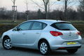 samochód osobowy Opel zdjęcie 3