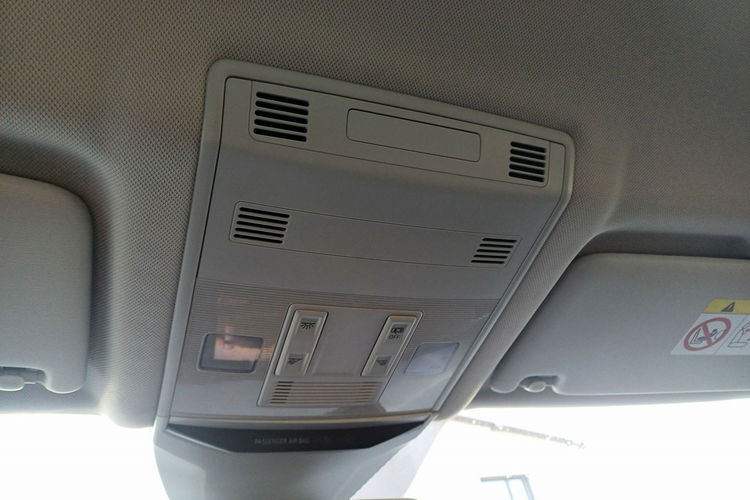 Volkswagen T-Roc R-Line Automat DSG 150KM Navi Kamera 360 '' zdjęcie 23