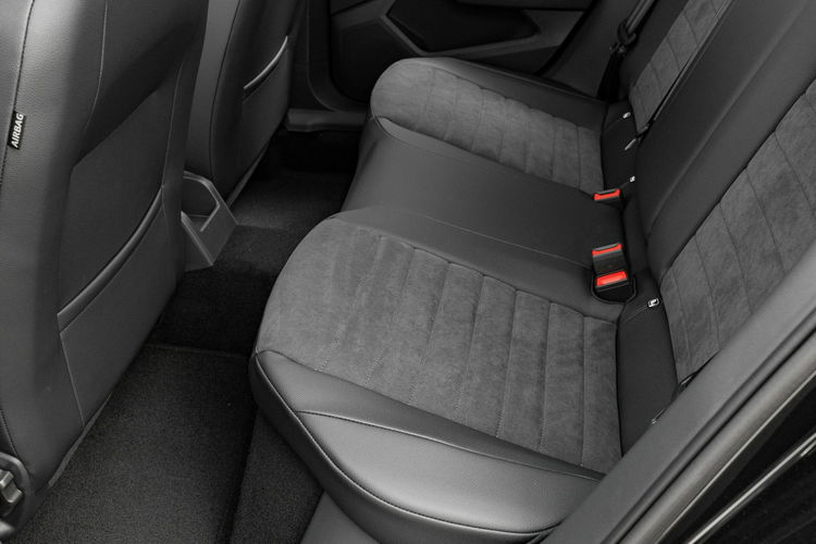 Seat Arona FR 1.0 TSI 115KM DSG Podgrz.f K.cofania LED Salon PL VAT 23% zdjęcie 28