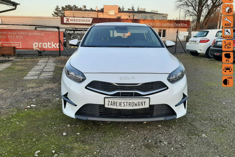 samochód osobowy Kia zdjęcie 1