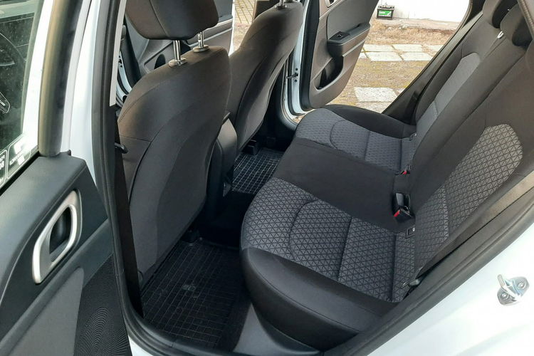 Kia Cee'd 1.5b 160KM salon PL zdjęcie 13