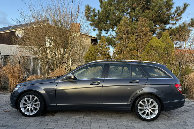 Mercedes C 180 NOWY ROZRZĄD Bardzo zadbana - 100% oryginalny przebieg zdjęcie 21