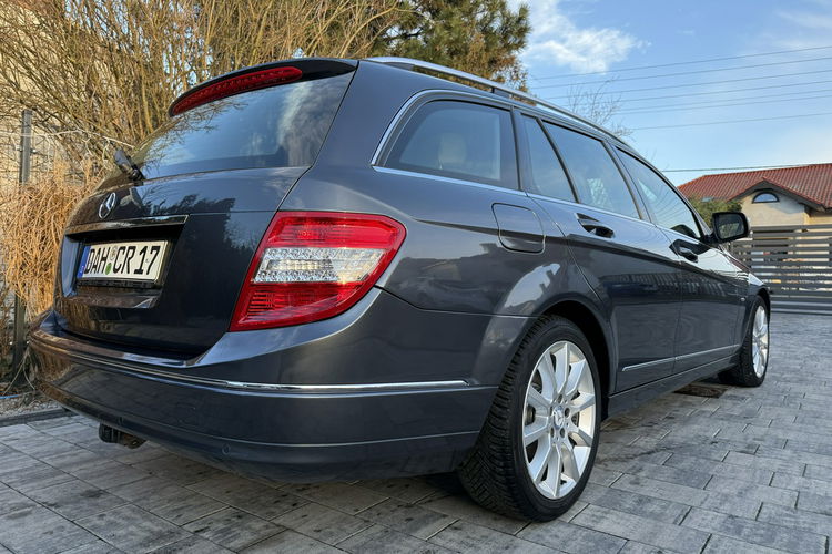 Mercedes C 180 NOWY ROZRZĄD Bardzo zadbana - 100% oryginalny przebieg zdjęcie 30