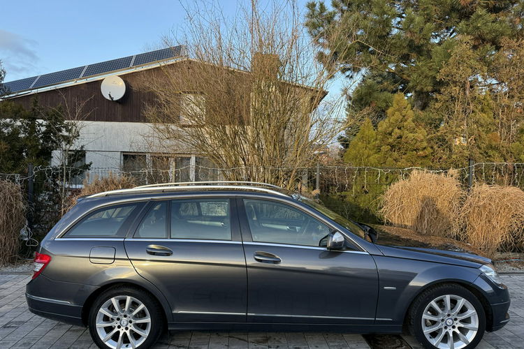 Mercedes C 180 NOWY ROZRZĄD Bardzo zadbana - 100% oryginalny przebieg zdjęcie 31