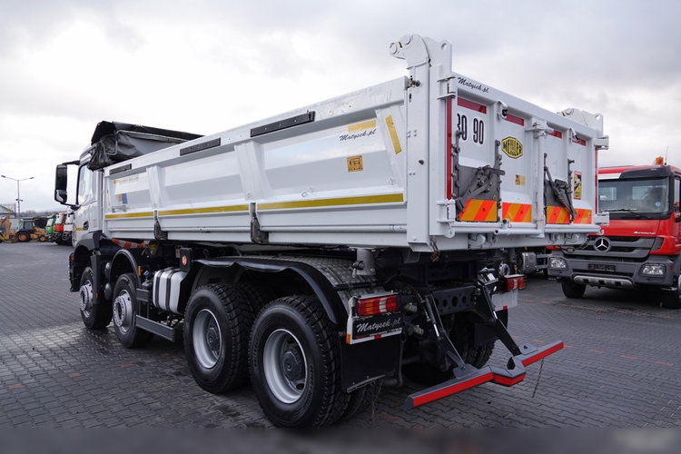 Mercedes AROCS 3243 / 8x4 / WYWROTKA + HYDROBURTA / BORDMATIC / MEILLER KIPPER / EURO 6 / OPONY 100 % / 50 TYS.KM. zdjęcie 19