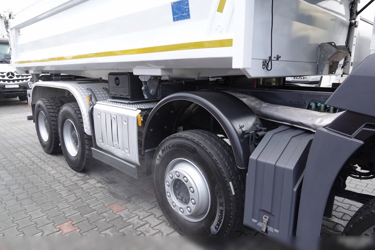 Mercedes AROCS 3243 / 8x4 / WYWROTKA + HYDROBURTA / BORDMATIC / MEILLER KIPPER / EURO 6 / OPONY 100 % / 50 TYS.KM. zdjęcie 32