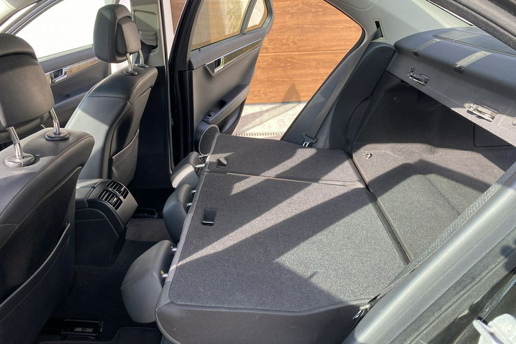 Mercedes C 180 Bardzo zadbana - 100% oryginalny przebieg zdjęcie 28