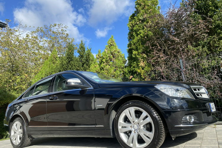 Mercedes C 180 Bardzo zadbana - 100% oryginalny przebieg zdjęcie 35