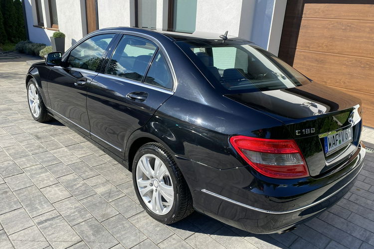Mercedes C 180 Bardzo zadbana - 100% oryginalny przebieg zdjęcie 5