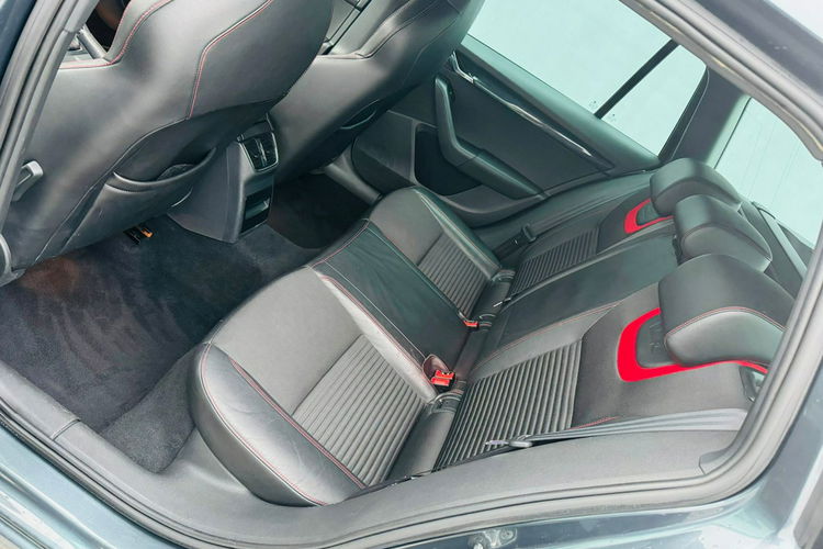 Skoda Octavia Przestronne rodzinne auto zdjęcie 16