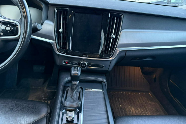 Volvo V90 Momentum 2.0 T 254KM Benzyna Aktywny Tempomat nowy Rozrząd zdjęcie 21