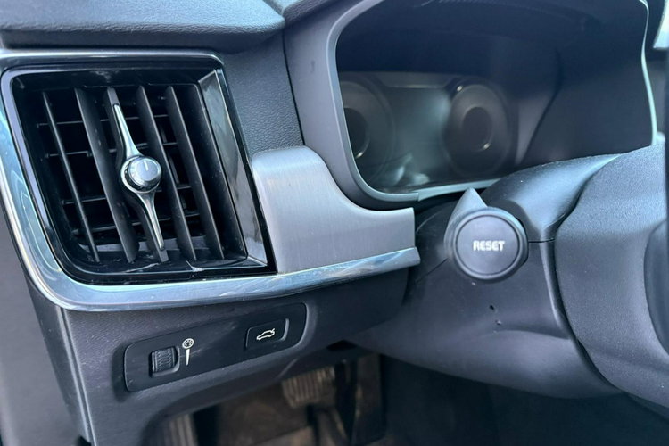 Volvo V90 Momentum 2.0 T 254KM Benzyna Aktywny Tempomat nowy Rozrząd zdjęcie 25