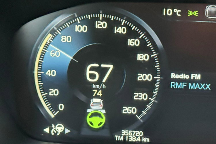 Volvo V90 Momentum 2.0 T 254KM Benzyna Aktywny Tempomat nowy Rozrząd zdjęcie 31