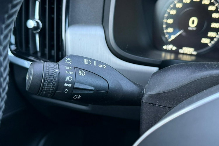 Volvo V90 Momentum 2.0 T 254KM Benzyna Aktywny Tempomat nowy Rozrząd zdjęcie 38