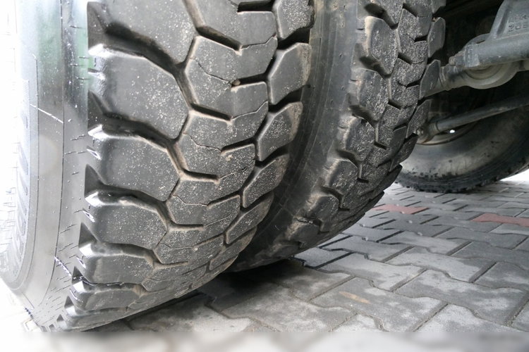 Mercedes ACTROS 3336 / 6x4 / WYWROTKA / BORDMATIC / HYDROBURTA / MEILLER KIPER / OPONY 100% zdjęcie 23