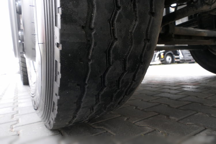 Mercedes AROCS 3246 / 8x4 / WYWROTKA / TYLNOZSYP / EURO 6 / OPONY 100 %  zdjęcie 19