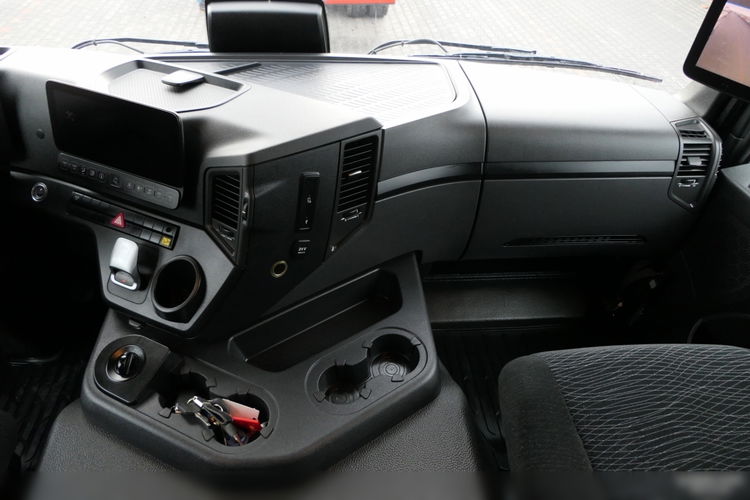 Mercedes AROCS 3246 / 8x4 / WYWROTKA / TYLNOZSYP / EURO 6 / OPONY 100 %  zdjęcie 28