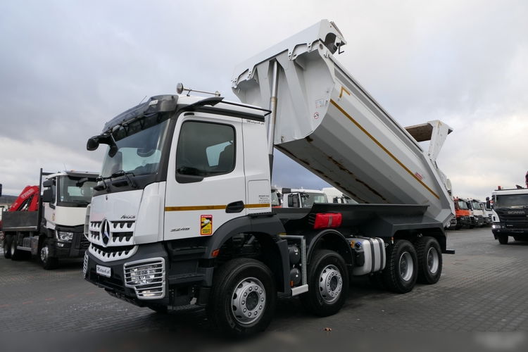 Mercedes AROCS 3246 / 8x4 / WYWROTKA / TYLNOZSYP / EURO 6 / OPONY 100 %  zdjęcie 2