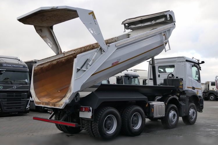 Mercedes AROCS 3246 / 8x4 / WYWROTKA / TYLNOZSYP / EURO 6 / OPONY 100 %  zdjęcie 5