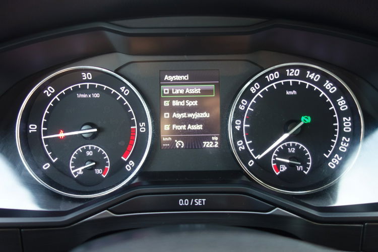 Superb Skoda Superb 2016 2.0 TDI 190km automat dobrze wyposażona zdjęcie 23