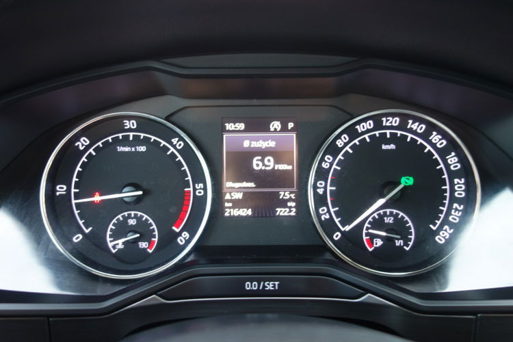 Superb Skoda Superb 2016 2.0 TDI 190km automat dobrze wyposażona zdjęcie 24