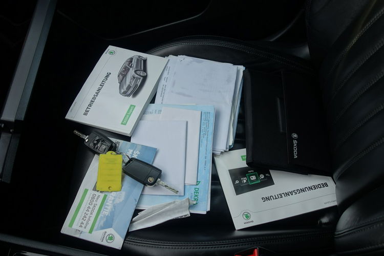 Superb Skoda Superb 2016 2.0 TDI 190km automat dobrze wyposażona zdjęcie 34