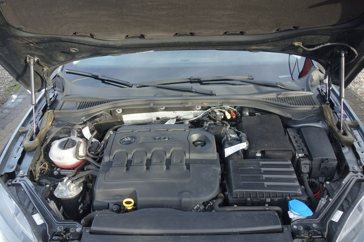 Superb Skoda Superb 2016 2.0 TDI 190km automat dobrze wyposażona zdjęcie 35