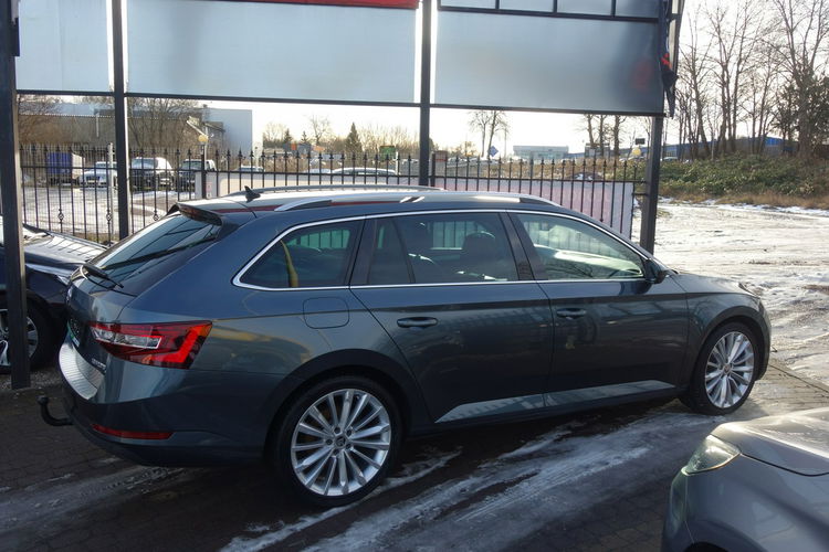 Superb Skoda Superb 2016 2.0 TDI 190km automat dobrze wyposażona zdjęcie 5