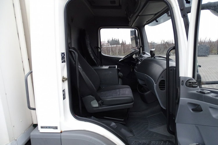 Mercedes ATEGO 1222 Izoterma Klimatyzacja Blokada Mostu Zarejestrowany , Poduszki, Winda , Kamera cofania , Manual 6 biegowy zdjęcie 7