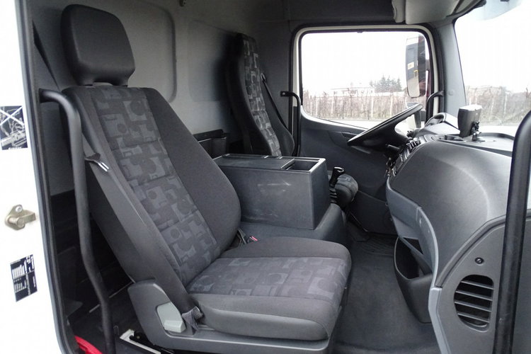 Mercedes ATEGO 1222 Izoterma Klimatyzacja Blokada Mostu Zarejestrowany , Poduszki, Winda , Kamera cofania , Manual 6 biegowy zdjęcie 9