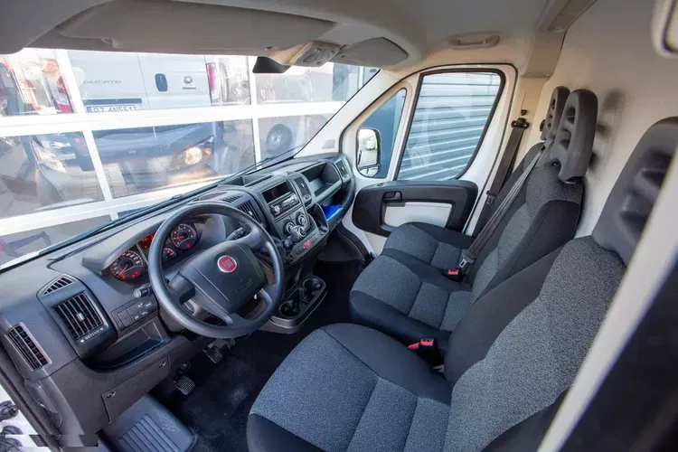 Fiat Ducato L2H2 ŚREDNI 2.3 Professional zdjęcie 8