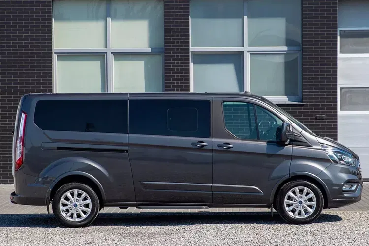 Ford Tourneo Custom zdjęcie 3