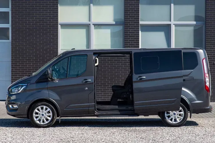 Ford Tourneo Custom zdjęcie 5