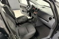 samochód osobowy Mitsubishi zdjęcie 13