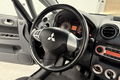 samochód osobowy Mitsubishi zdjęcie 23