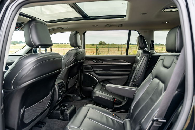 Jeep Grand Cherokee 3.6 V6 286KM / Oryginalny przebieg / Bogato wyposażony zdjęcie 28