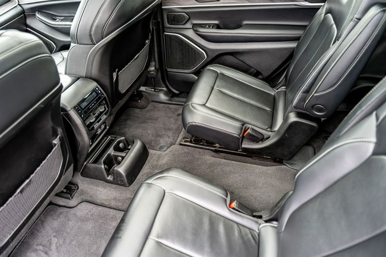 Jeep Grand Cherokee 3.6 V6 286KM / Oryginalny przebieg / Bogato wyposażony zdjęcie 37