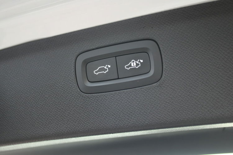 Volvo XC 90 T8 AWD Plug-In Hybrid Inscription Bowers$Wilkins zdjęcie 20