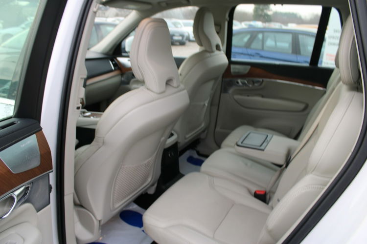 Volvo XC 90 T8 AWD Plug-In Hybrid Inscription Bowers$Wilkins zdjęcie 22
