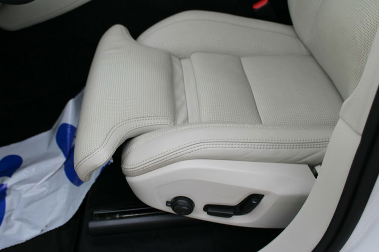 Volvo XC 90 T8 AWD Plug-In Hybrid Inscription Bowers$Wilkins zdjęcie 28