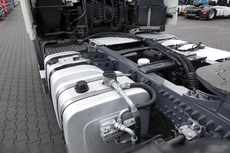 Volvo FH 500 / HYDRAULIKA / KLIMA POSTOJOWA / OPONY 100%  zdjęcie 14