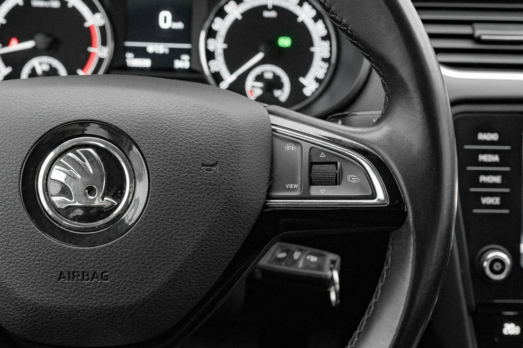 Skoda Octavia WE460XJ#1.5 TSI Ambition DSG Cz.park 2 stref klima Salon PL VAT23% zdjęcie 19