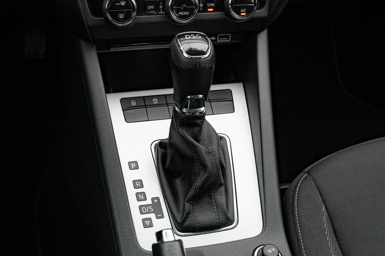 Skoda Octavia WE460XJ#1.5 TSI Ambition DSG Cz.park 2 stref klima Salon PL VAT23% zdjęcie 20