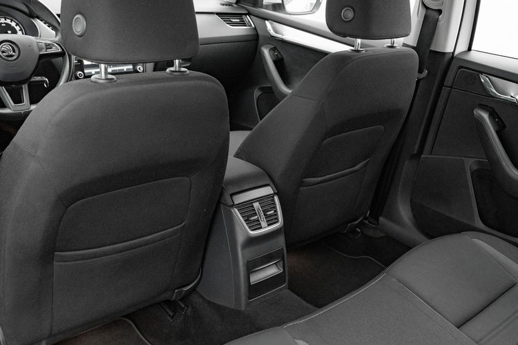 Skoda Octavia WE460XJ#1.5 TSI Ambition DSG Cz.park 2 stref klima Salon PL VAT23% zdjęcie 25