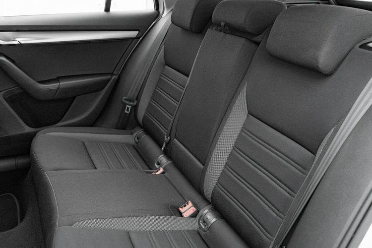 Skoda Octavia WE460XJ#1.5 TSI Ambition DSG Cz.park 2 stref klima Salon PL VAT23% zdjęcie 27