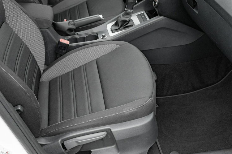 Skoda Octavia WE460XJ#1.5 TSI Ambition DSG Cz.park 2 stref klima Salon PL VAT23% zdjęcie 32